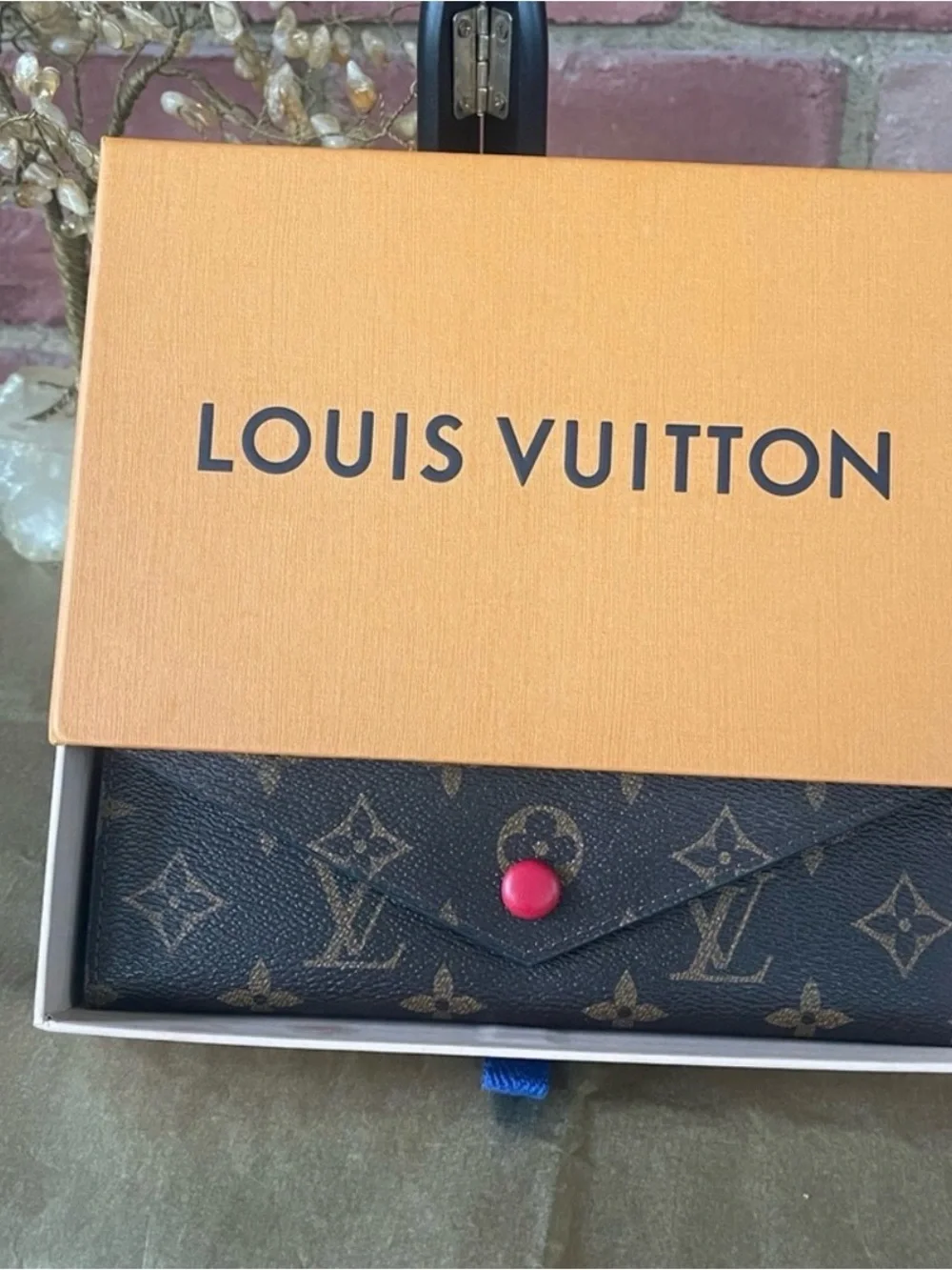 🔥Louis Vuitton 🔥Monogram 🔥Canvas Continental 🔥Wallet - Brown with Red Snap🔥